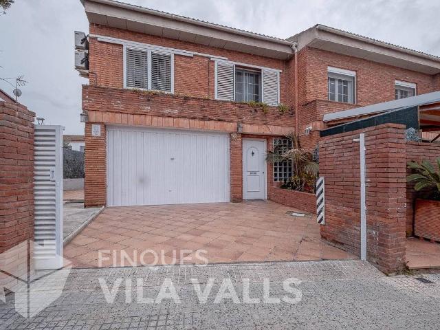 Casa chalet en Venta en Palau solità i Plegamans