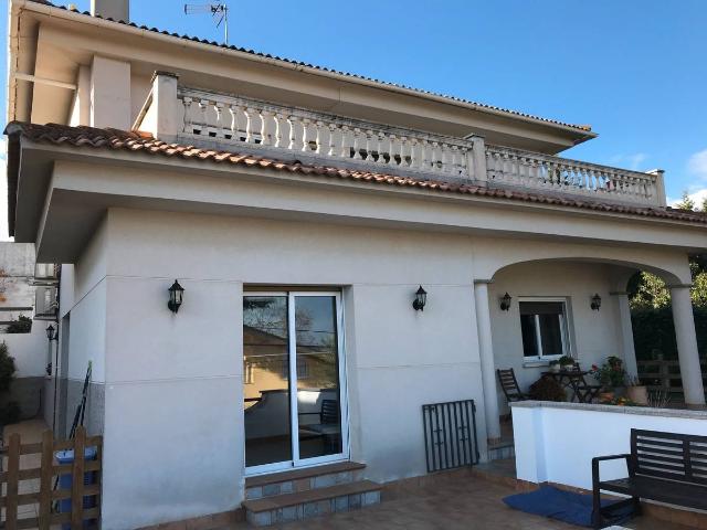 Casa chalet en Venta en Palau solità i Plegamans