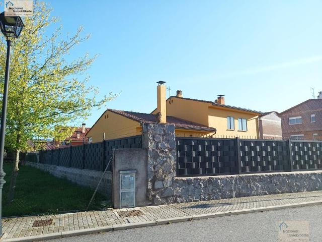 Casa chalet en Venta en Palazuelos de Eresma