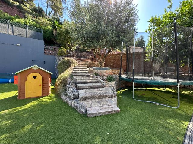 Casa chalet en Venta en Pallejà