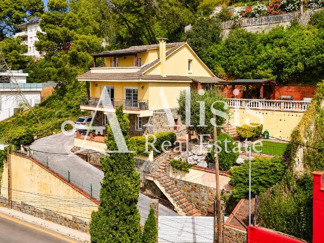 Casa chalet en Venta en Pallejà