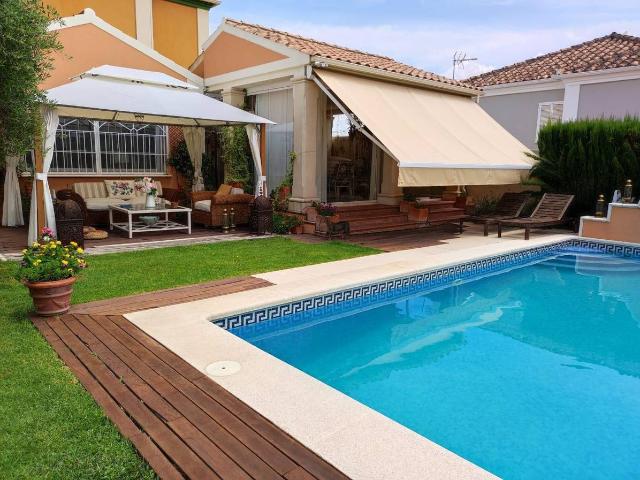 Casa chalet en Venta en Paraíso Arenal La Colina
