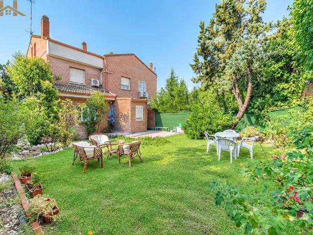 Casa chalet en Venta en Parque Coimbra