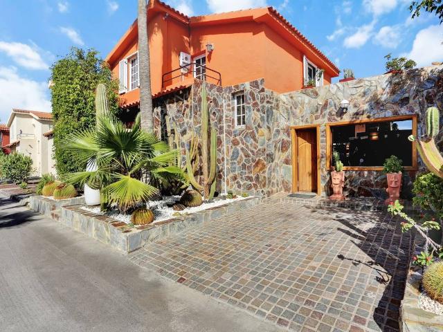 Casa chalet en Venta en Parque Holandés