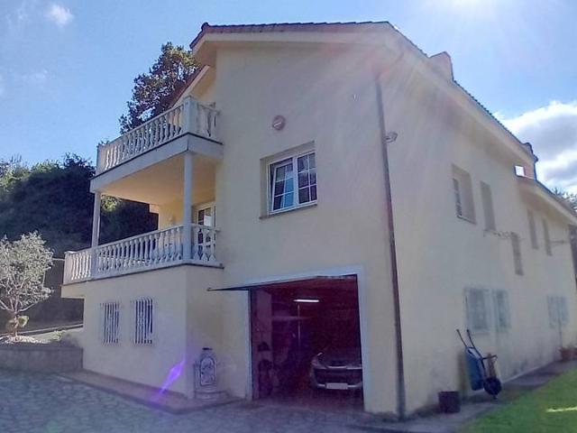 Casa chalet en Venta en Parres