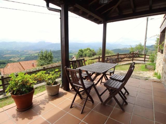Casa chalet en Venta en Parres