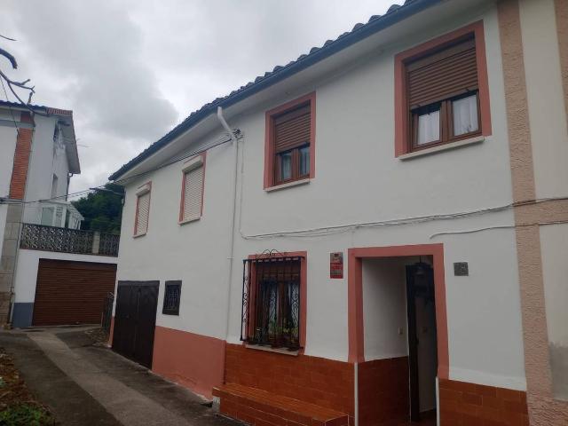 Casa chalet en Venta en Parres