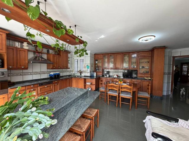Casa chalet en Venta en Parroquias del Oeste