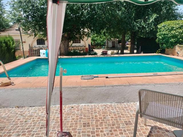 Casa chalet en Venta en PAU 2 600