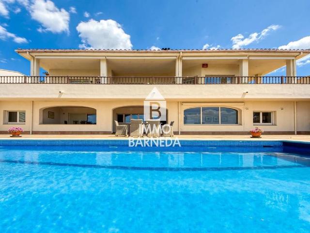 Casa chalet en Venta en Pau