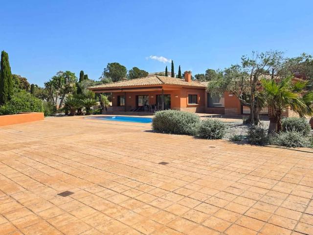 Casa chalet en Venta en Peralada