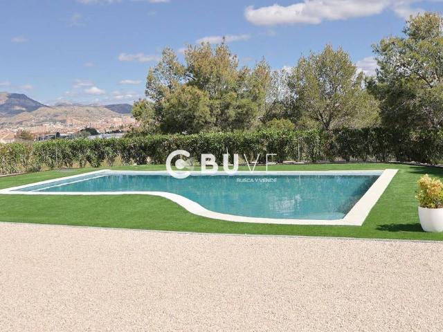 Casa chalet en Venta en Petrer