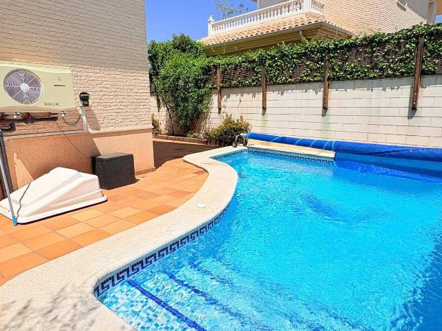 Casa chalet en Venta en Petrer