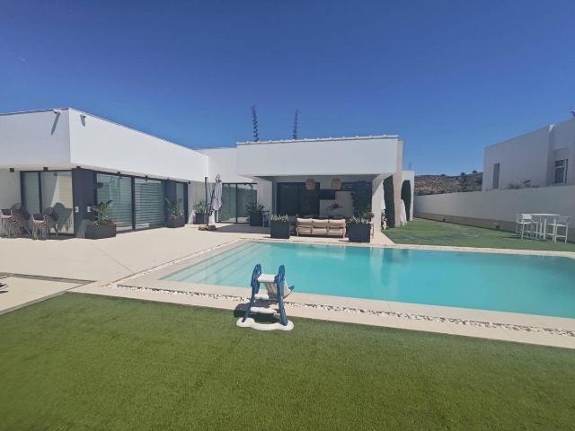 Casa chalet en Venta en Petrer