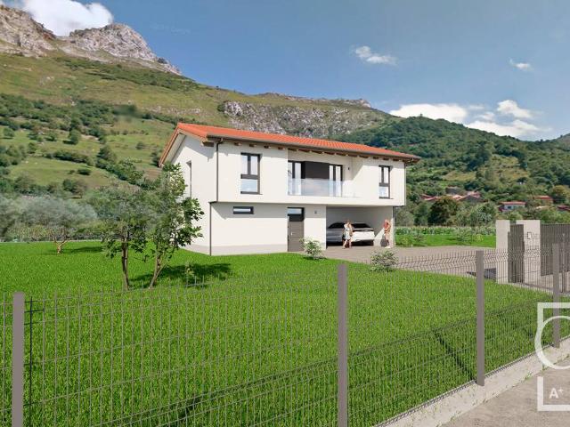Casa chalet en Venta en Peñamellera Alta