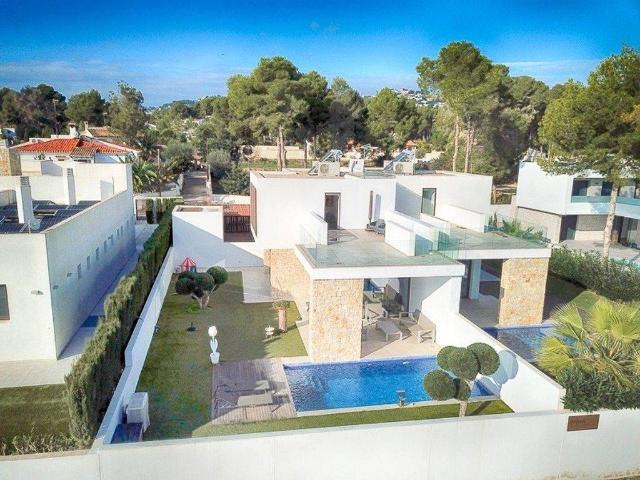 Casa chalet en Venta en Pinar del Advocat Cometa