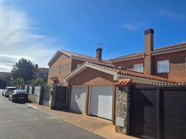 Casa chalet en Venta en Pioz