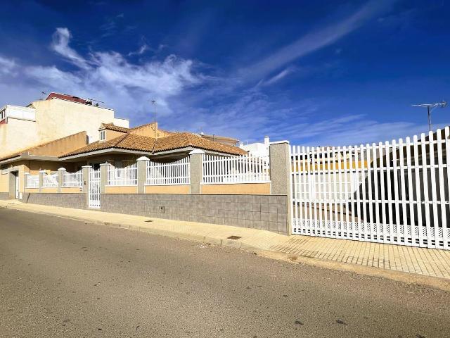 Casa chalet en Venta en Pilar de la Horadada ciudad