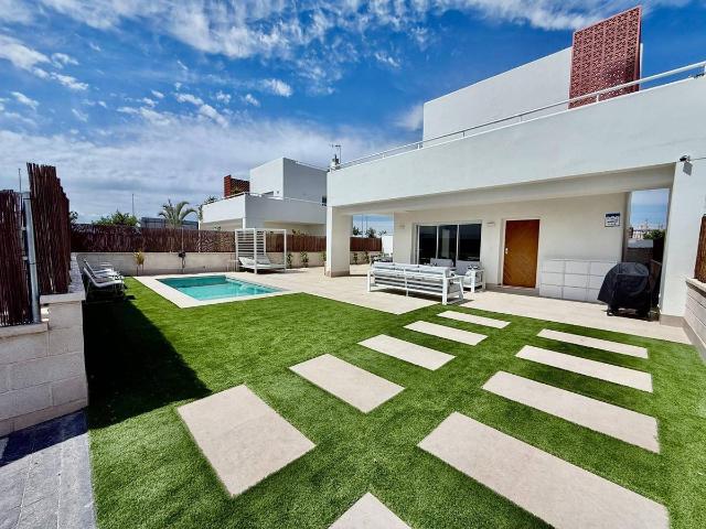 Casa chalet en Venta en Pilar de la Horadada ciudad