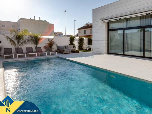 Casa chalet en Venta en Pilar de la Horadada ciudad