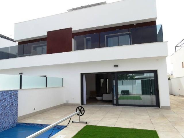 Casa chalet en Venta en Pilar de la Horadada ciudad