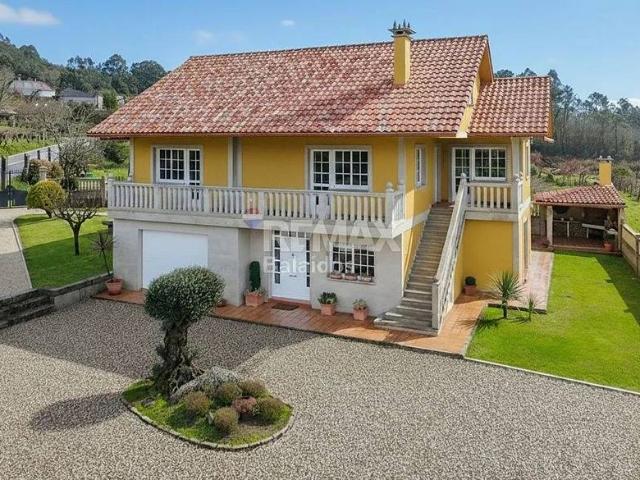 Casa chalet en Venta en Ponteareas
