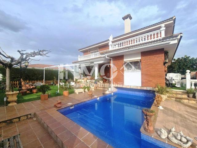 Casa chalet en Venta en Poble