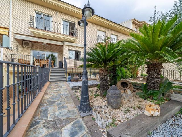 Casa chalet en Venta en Poblenou