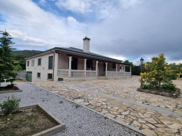 Casa chalet en Venta en Polideportivo Colonia
