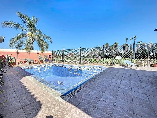 Casa chalet en Venta en Playa de Granada