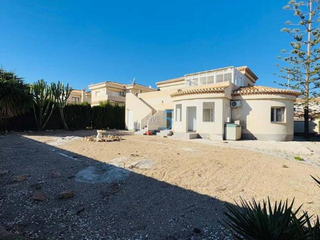 Casa chalet en Venta en Playa Flamenca