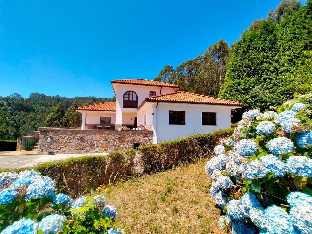 Casa chalet en Venta en Pravia