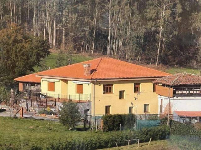 Casa chalet en Venta en Pravia