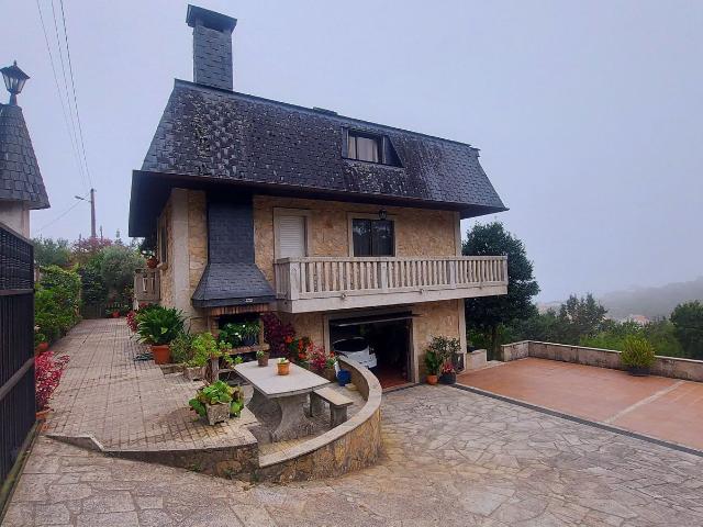 Casa chalet en Venta en Priegue