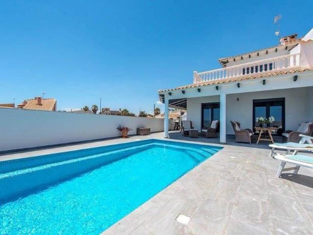 Casa chalet en Venta en Punta Prima