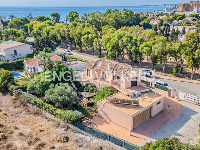 Casa chalet en Venta en Pueblo Español Coveta Fumá
