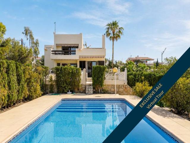 Casa chalet en Venta en Pueblo Español Coveta Fumá