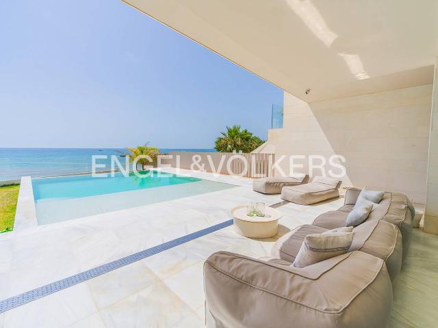 Casa chalet en Venta en Pueblo Español Coveta Fumá