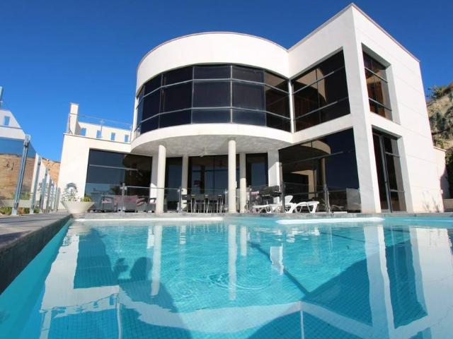 Casa chalet en Venta en Pueblo Español Coveta Fumá