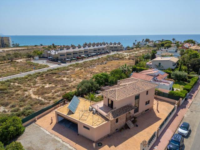 Casa chalet en Venta en Pueblo Español Coveta Fumá