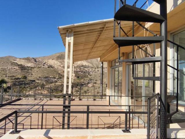 Casa chalet en Venta en Pueblo Español Coveta Fumá