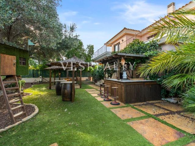 Casa chalet en Venta en Pueblo Español Coveta Fumá
