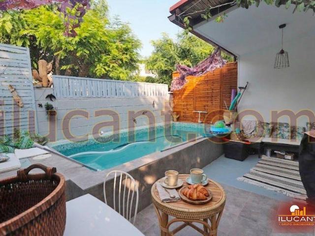 Casa chalet en Venta en Pueblo Español Coveta Fumá