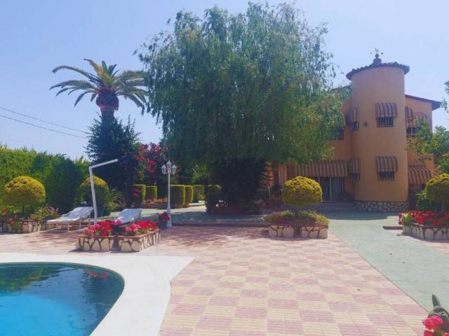 Casa chalet en Venta en Pueblo Urbanizaciones