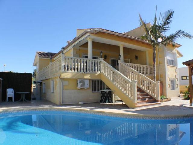 Casa chalet en Venta en Pueblo Urbanizaciones