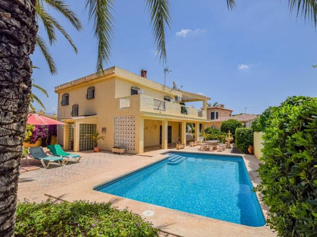 Casa chalet en Venta en Pueblo Urbanizaciones