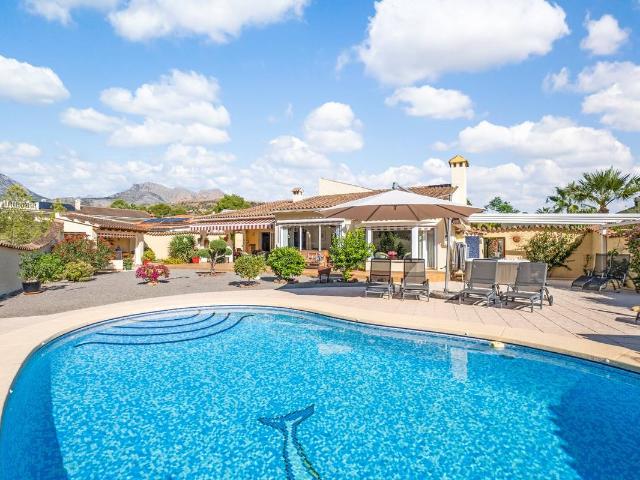 Casa chalet en Venta en Pueblo Urbanizaciones