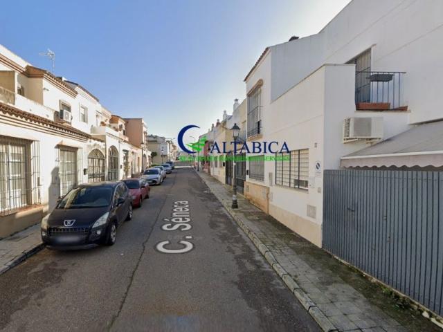 Casa Chalet en Venta en Puebla Del Rio, La Sevilla