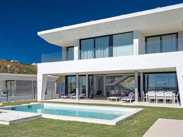 Casa chalet en Venta en Puerto de la Duquesa