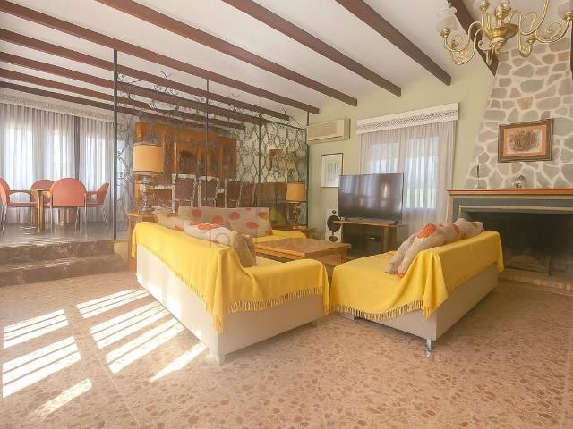 Casa chalet en Venta en Purias